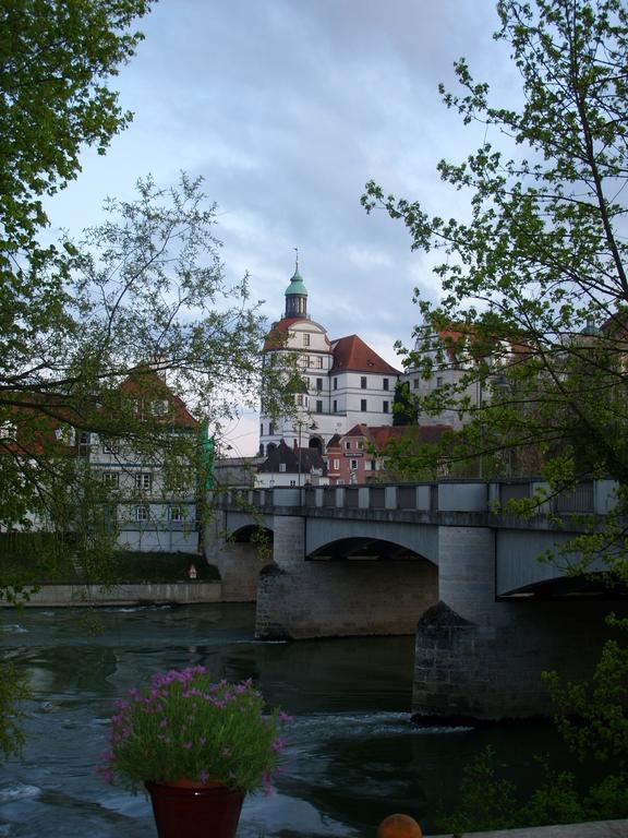 Hotel Am Fluss Neuburg an Der Donau Bagian luar foto