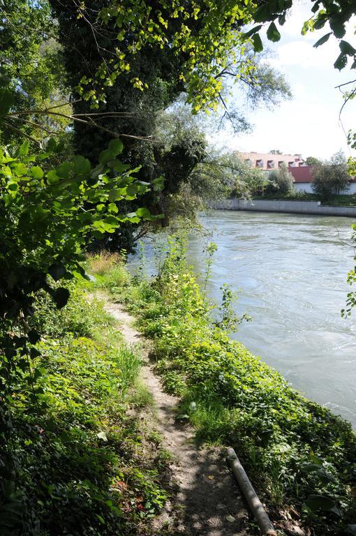 Hotel Am Fluss Neuburg an Der Donau Bagian luar foto